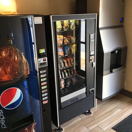 猎鹰广场贝斯特韦斯特酒店 鲍灵格林 外观 照片